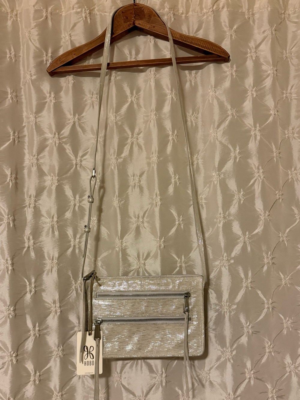 NWT HOBO “Mission” Leather Crossbody Bag Clutch Silver Metallic Pearl Boho
